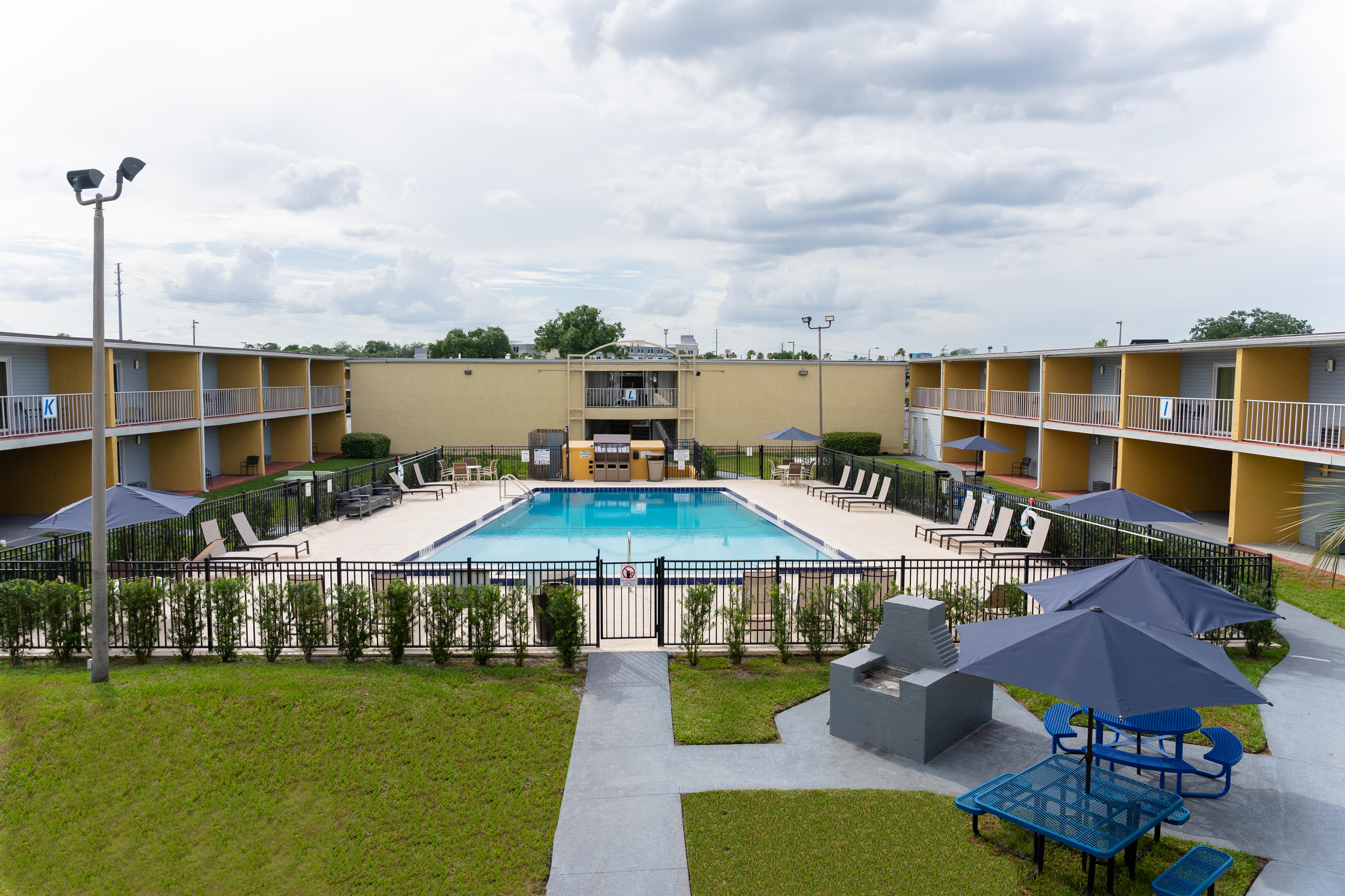 Celebration Suites Εξωτερικό φωτογραφία